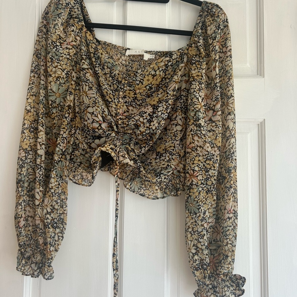Astr The Label Brown Tan Ruched Tie Front Crop Blouse